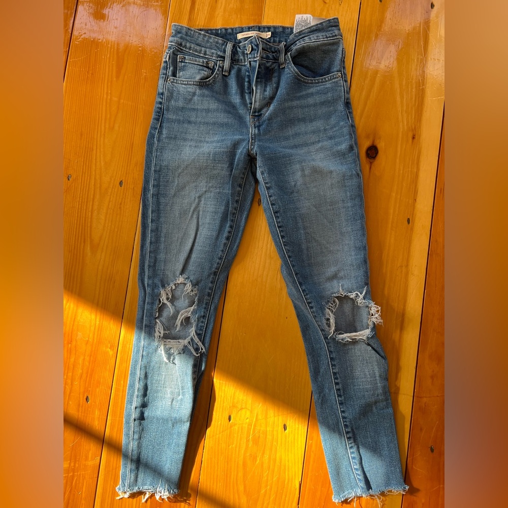 Levi’s High Rise Skinny Jeans